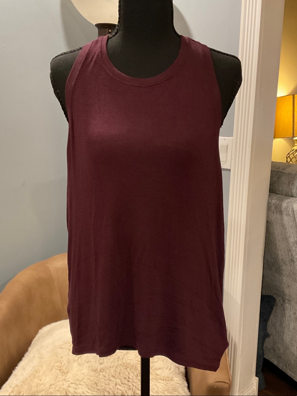 Athleta Womens Essence Relaxed High-Low Tank Top Sz L Burgundy EUC